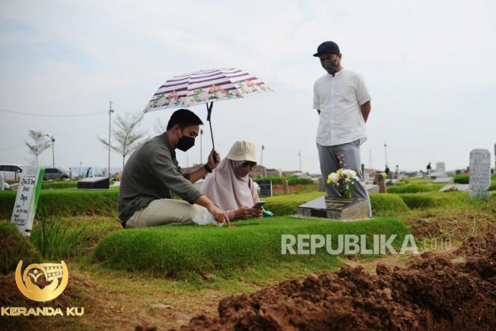 Umat Muslim, Ini Adab dan Doa Ziarah Kubur Menjelang dan Sesudah Lebaran