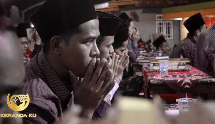 10 adab berdoa 2 - KWAGEAN 10 adab berdoa 2 - KWAGEAN