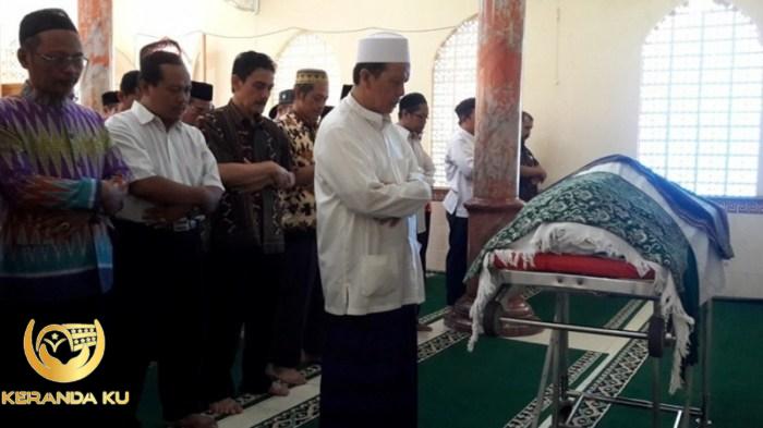 TATA CARA SHOLAT JENAZAH MENURUT MADHAB IMAM SYAFI'I BY ESA FADILAH