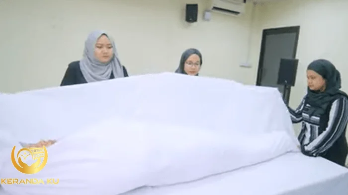 Vina Aulia: Tata Cara Mengurus Jenazah Perempuan, dari Memandikan ... Vina Aulia: Tata Cara Mengurus Jenazah Perempuan, dari Memandikan ...