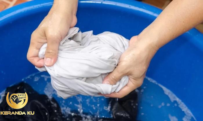 Ajarkan Anak Tentang Kebersihan Apabila Terkena Najis Anjing