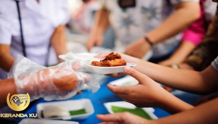 Manfaat di Balik Sedekah Makanan, Yuk Lakukan!