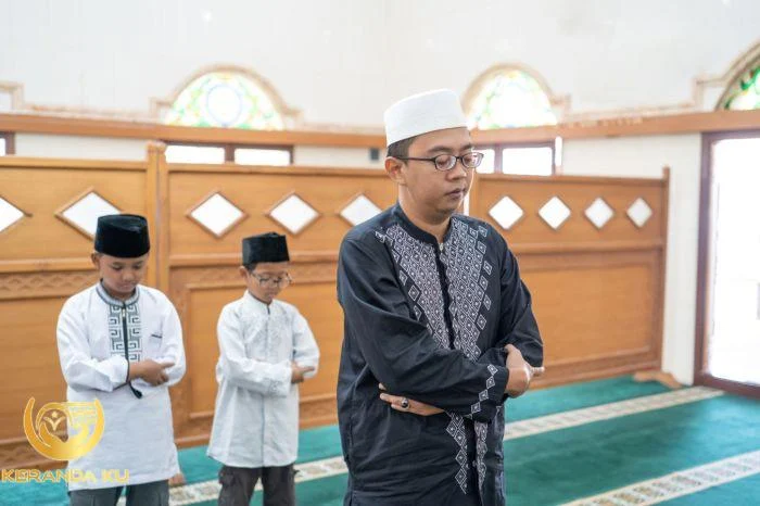 6 Pedoman Sholat Berjamaah di Rumah Sesuai Sunah, Termasuk Pengaturan ... 6 Pedoman Sholat Berjamaah di Rumah Sesuai Sunah, Termasuk Pengaturan ...