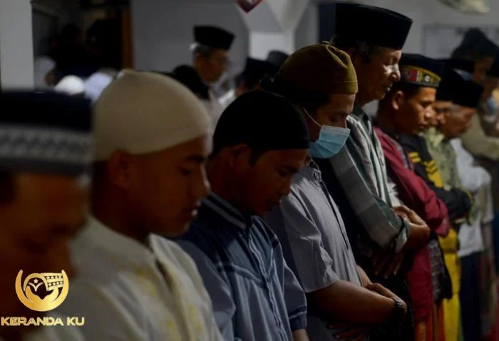 Bacaan Sholat Lengkap dengan Artinya Sesuai Al-Qur'an dan Hadis