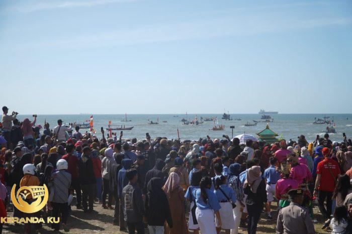 Makna Simbolik Sedekah Laut, Mengapa Tradisi Tetap Berlanjut?