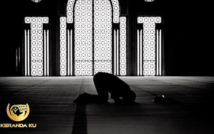 Bacaan Sholat Sunnah Sebelum Maghrib Lengkap Mulai dari Niat Hingga Tahiyat