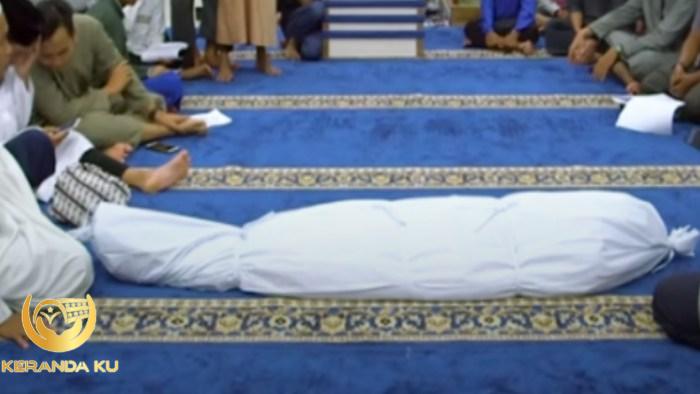 Tata cara mengkafani jenazah perempuan beserta doanya